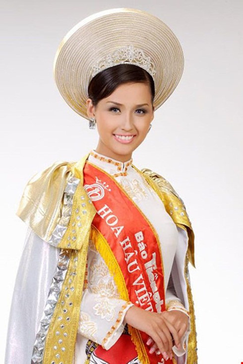 Mai Phương Thúy đăng quang Hoa hậu Việt Nam 2006