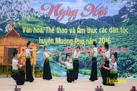 Ngày hội văn hóa thể thao và ẩm thực các dân tộc huyện Mường Ảng (Điện Biên) năm 2016 Ảnh-Vũ Lợi