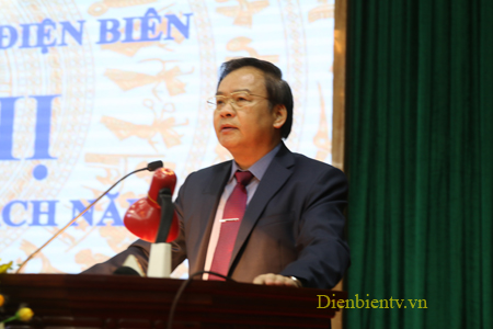 Đồng chí Mùa A Sơn - Phó Bí thư Tỉnh ủy, Chủ tịch UBND tỉnh Điện Biên phát biểu tại Hội nghị.