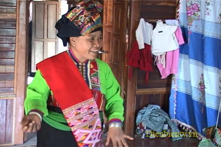 Trang phục truyền thống của người Lào ở Mường Luân.