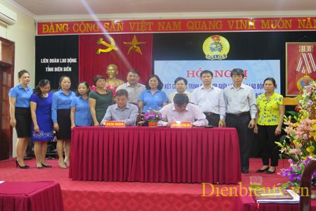 Lễ ký kết chương trình phối hợp giữa Đài PTTH tỉnh Điện Biên và LĐLĐ tỉnh Điện Biên.