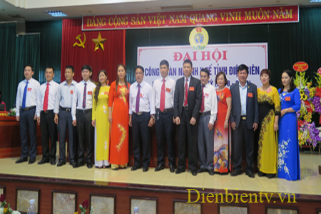 Ban Chấp hành công đoàn ngành Y tế tỉnh Điện Biên khóa XVII, nhiệm kỳ 2018 - 2023 ra mắt Đại hội.
