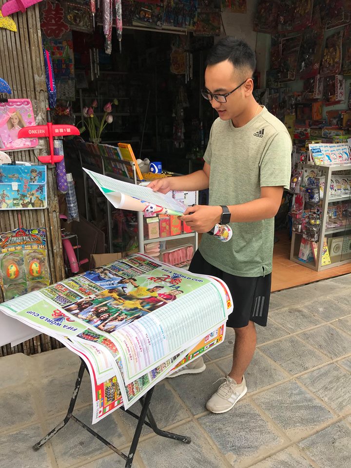 Lịch thi  World Cup 2018 đang được bày bán tại nhiều cửa hàng sách thiết bị trên địa bàn tỉnh Điện Biên
