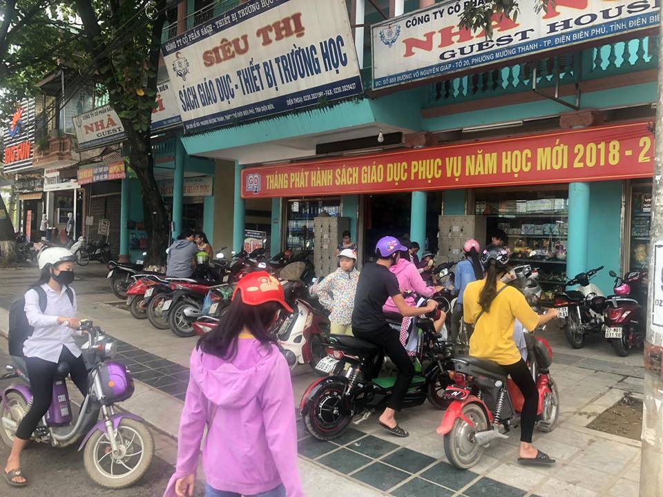 Siêu thị sách giáo dục - thiết bị trường học tỉnh Điện Biên là địa chỉ tin cậy cho các bậc phụ huynh đến tìm mua sách cho con em mình.