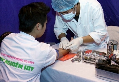 Sở Y tế tỉnhS Điện Biên thường xuyên tổ chức nhiều buổi tuyên truyền với nội dung phong phú về phòng, chống HIV/AIDS đến bà con nhân dân trên địa bàn tỉnh Điện Biên.