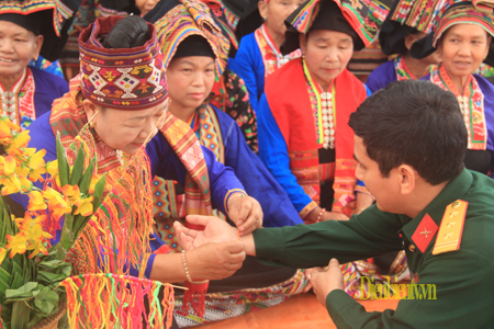 Trong phần lễ có một nghi thức quan trọng là “Phúk Khen” - là lễ 
