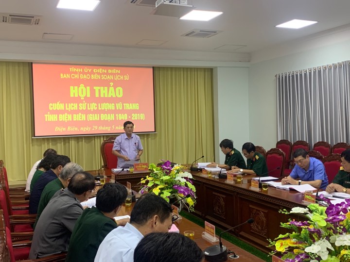 Đồng chí Lò Văn Muôn - Phó Bí thư Thường trực Tỉnh ủy, Chủ tịch HĐND tỉnh Điện Biên phát biểu tại Hội thảo