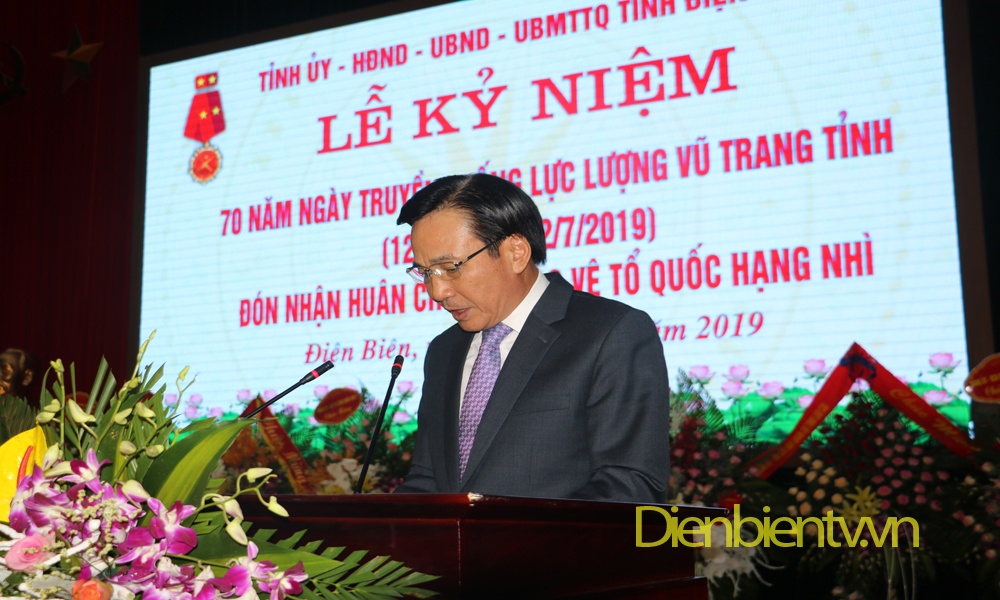 Đồng chí Trần Văn Sơn - Ủy viên Trung ương Đảng, Bí thư Tỉnh ủy, Trưởng đoàn Đại biểu Quốc hội tỉnh phát biểu chỉ đạo tại buổi lễ