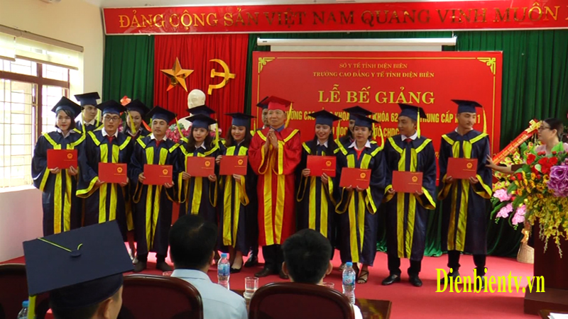Gần 90 lưu học sinh Lào tốt nghiệp trường Cao đẳng Y tế Điện Biên