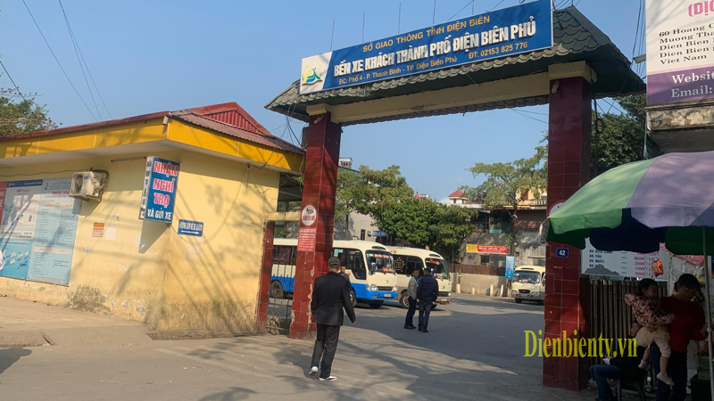 Bến xe khách tỉnh Điện Biên ngày mùng 2 tết.