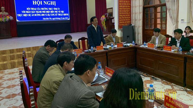 Bí thư Tỉnh ủy Trần Văn Sơn phát biểu tại buổi đối thoại.