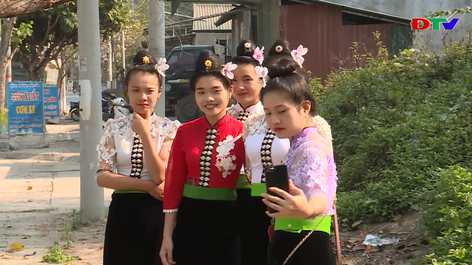 Sắc màu Văn hóa Điện Biên: Nét văn hóa trong trang phục phụ nữ Thái