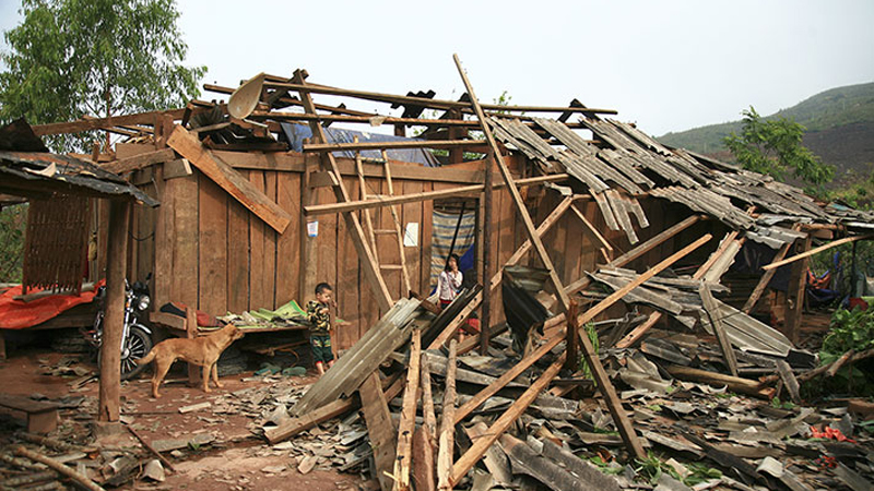 Ngôi nhà của ông Thào A Tung, bản Nà Bủng 3 (xã Nà Bủng) bị ảnh hưởng nặng nề sau giông lốc.