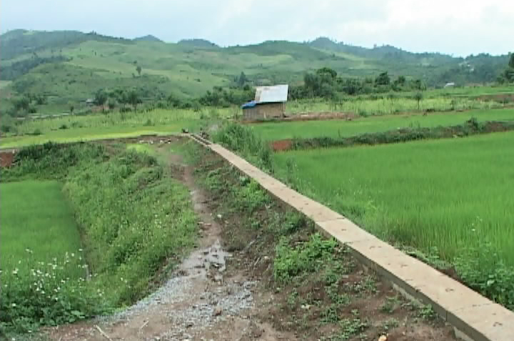 Hệ thống kênh mương nội đồng xã Na Tông đã hoàn thiện được 50% khối lượng công trình
