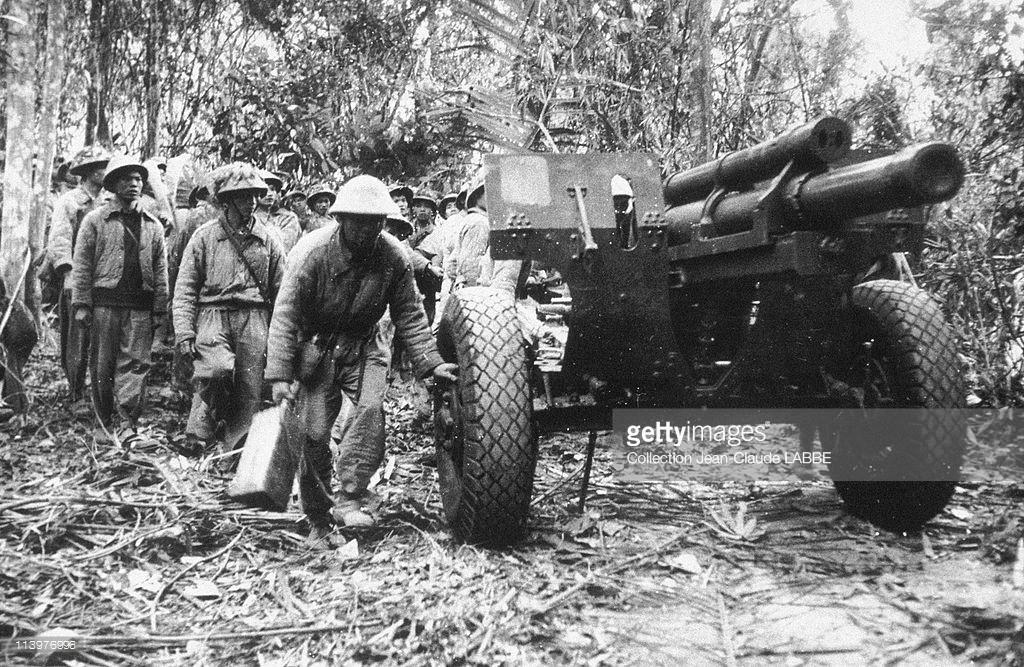 Chiến thắng Điện Biên Phủ – Trận chiến trấn động địa cầu gắn liền với tên tuổi Đại tướng Võ Nguyên Giáp 2 https://dienbientv.vn/dataimages/201904/original/images2764028_toan_canh_chien_dich_dien_bien_phu_qua_35_buc_anh_1_Hinh_6.jpg?utm_source=chatgpt.com