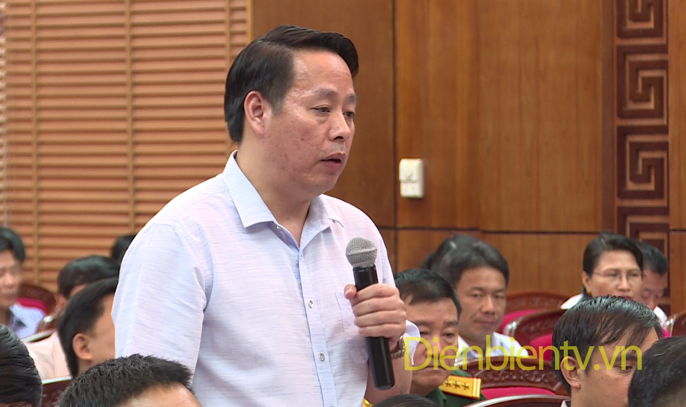  Ông Hà Quang Trung - Giám đốc Sở Tài Chính  trả lời chất vấn tại Kỳ họp thứ 10, HĐND tỉnh khóa XIV, nhiệm kỳ 2016 – 2021.