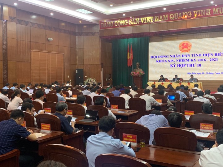 Quang cảnh Kỳ họp thứ 10, HĐND tỉnh khóa XIV, nhiệm kỳ 2016 – 2021.