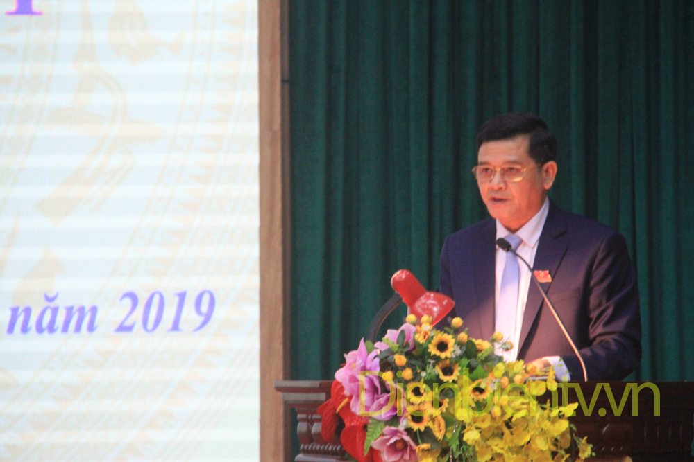 Đồng chí Lò Văn Muôn -  Phó Bí thư Thường trực Tỉnh ủy, Chủ tịch HĐND tỉnh phát biểu bế mạc kỳ họp.