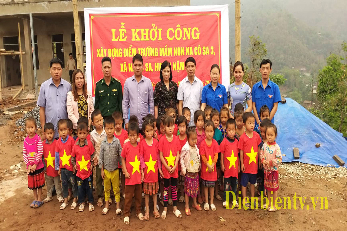Chi đoàn Đài PT - TH tỉnh Điện Biên chung tay xây dựng điểm trường mầm non Na Cô Sa, huyện Nậm Pồ, tỉnh Điện Biên.