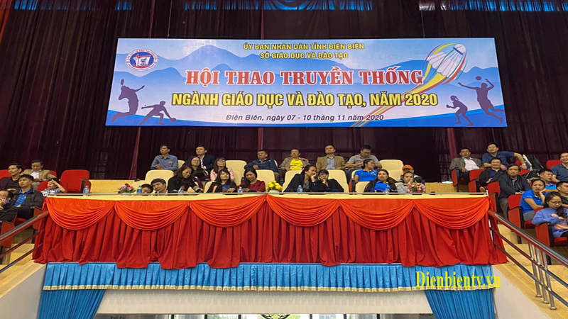 Hội thao truyền thống ngành Giáo dục và Giải cầu lông lãnh đạo mời năm 2020 là một trọng những hoạt động thiết thực của ngành GDĐT nhằm chào mừng kỷ niệm Ngày nhà giáo Việt Nam. Hội thao được tổ chức với quy mô lớn được chia làm 2 giai đoạn bao gồm các môn gồm bóng chuyền, bóng bàn và cầu lông.