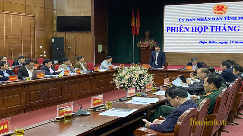 Đồng chí Lê Thành Đô - Phó Bí thư Tỉnh ủy, Chủ tịch UBND tỉnh phát biểu tại phiên họp thường kỳ.