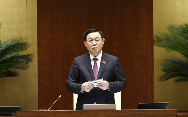 Chủ tịch Quốc hội Vương Đình Huệ phát biểu kết thúc chất vấn nhóm vấn về lĩnh vực ngân hàng, tiền tệ. Ảnh: TTXVN