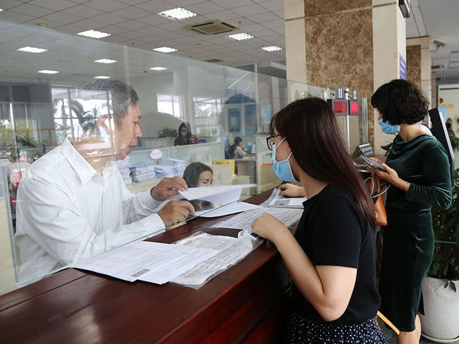 Người dân làm việc với cơ quan thuế tại TP Hồ Chí Minh. (Ảnh: PLO)