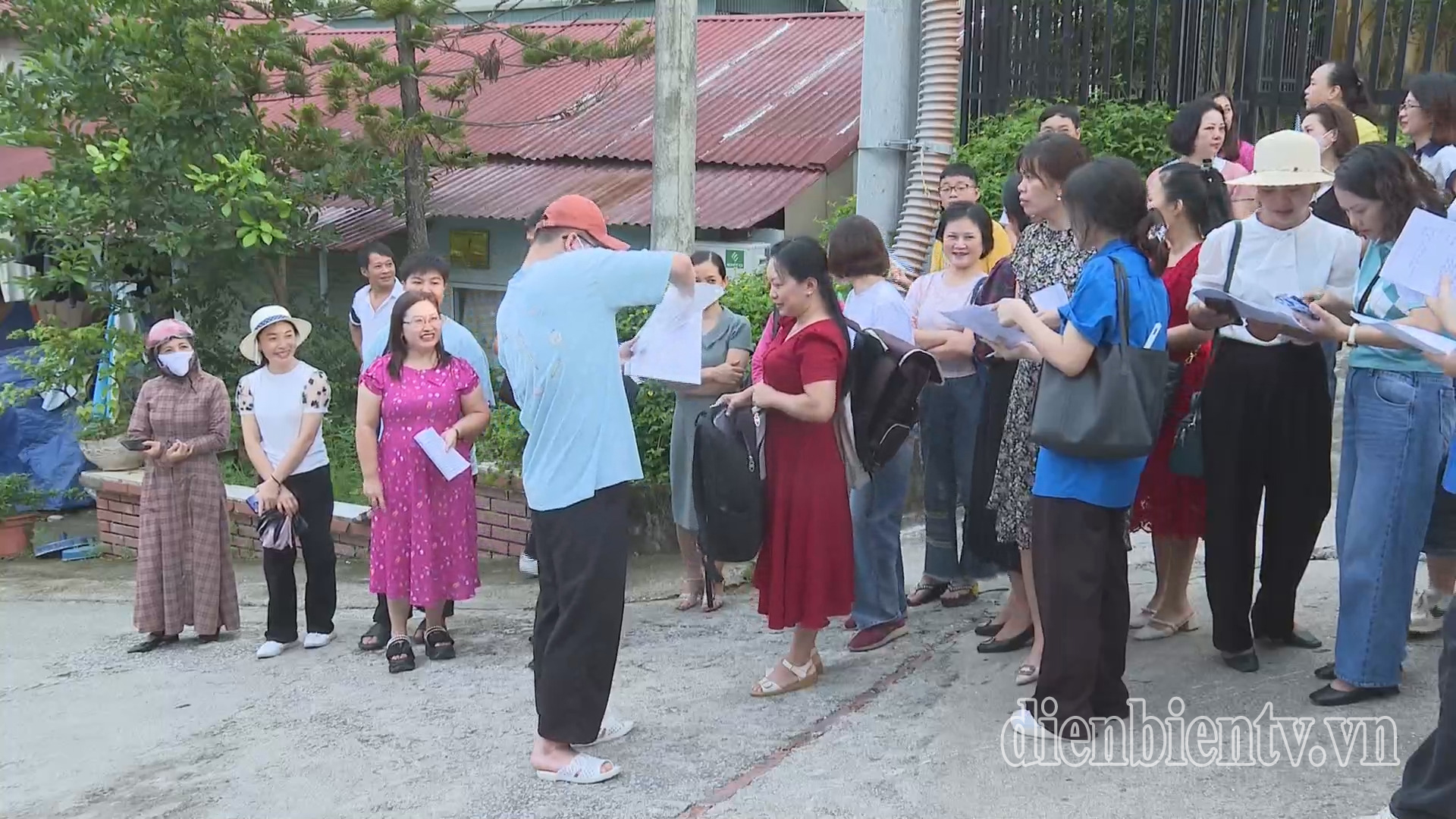 Tâm lý học sinh, phụ huynh sau ngày thi đầu tiên - Đài Phát thanh và ...