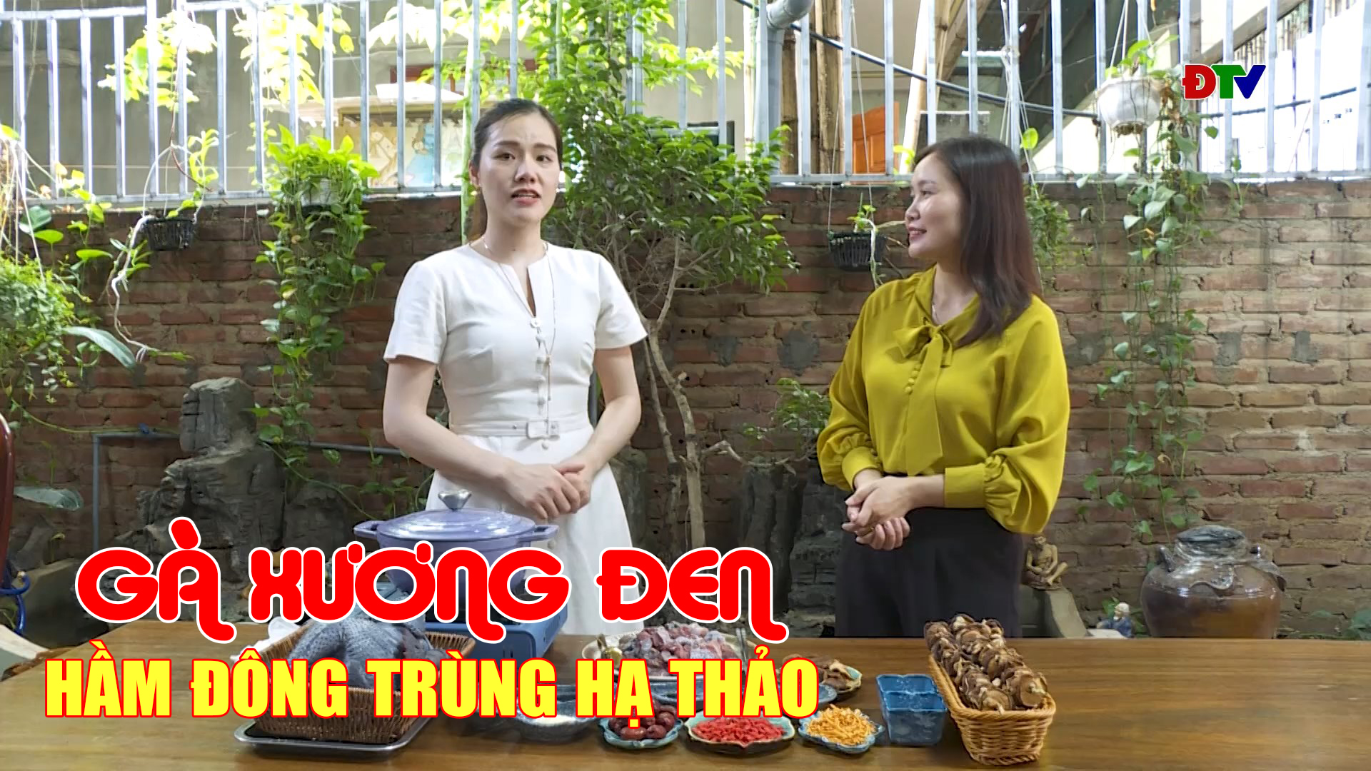 Gà xương đen hầm đông trùng hạ thảo