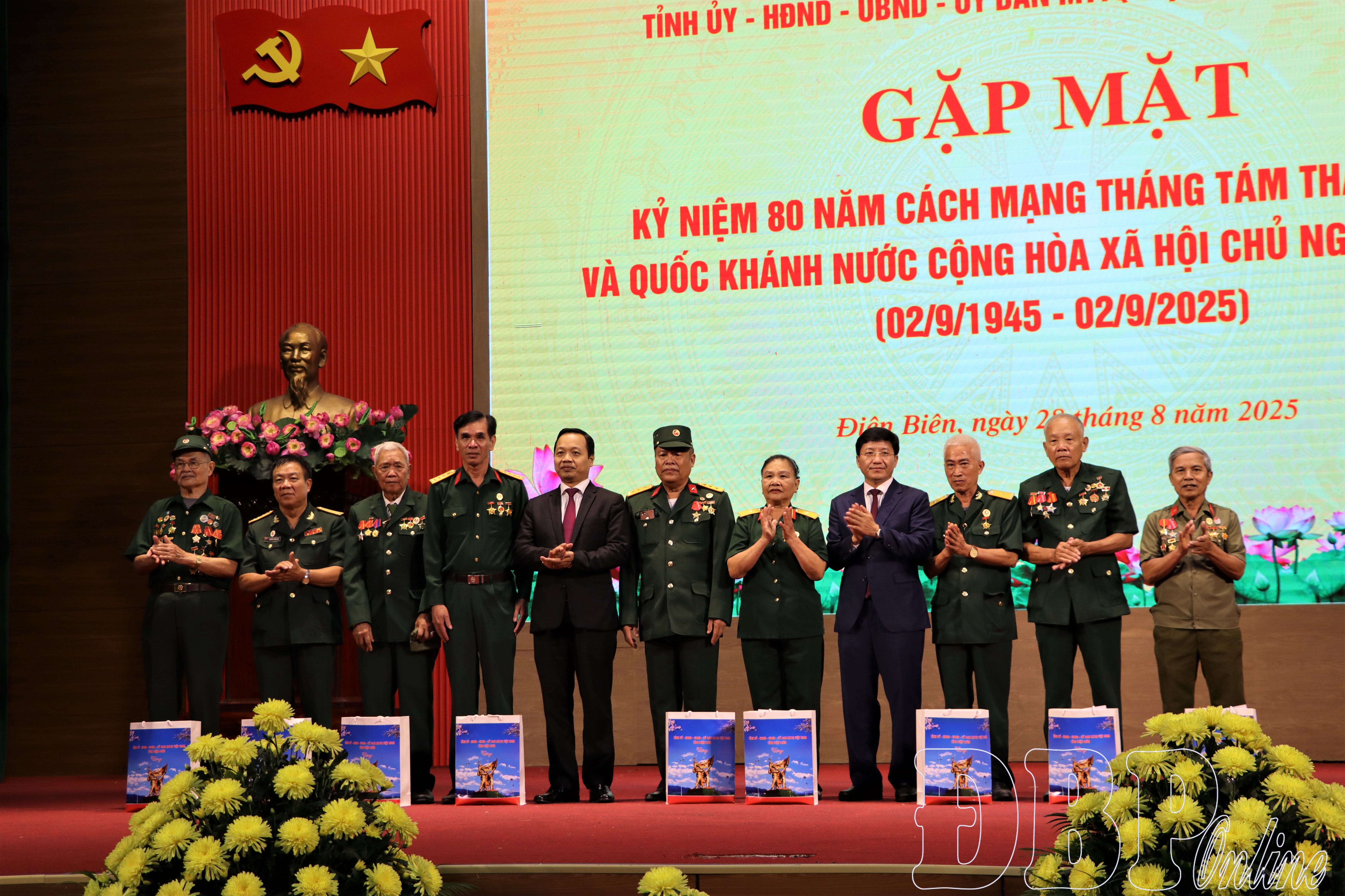 Gặp mặt kỷ niệm 80 năm Cách mạng Tháng Tám và Quốc khánh 2/9