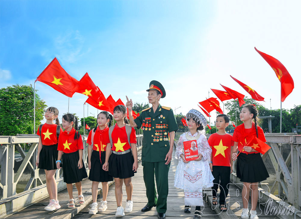 Mạch nguồn Tổ quốc