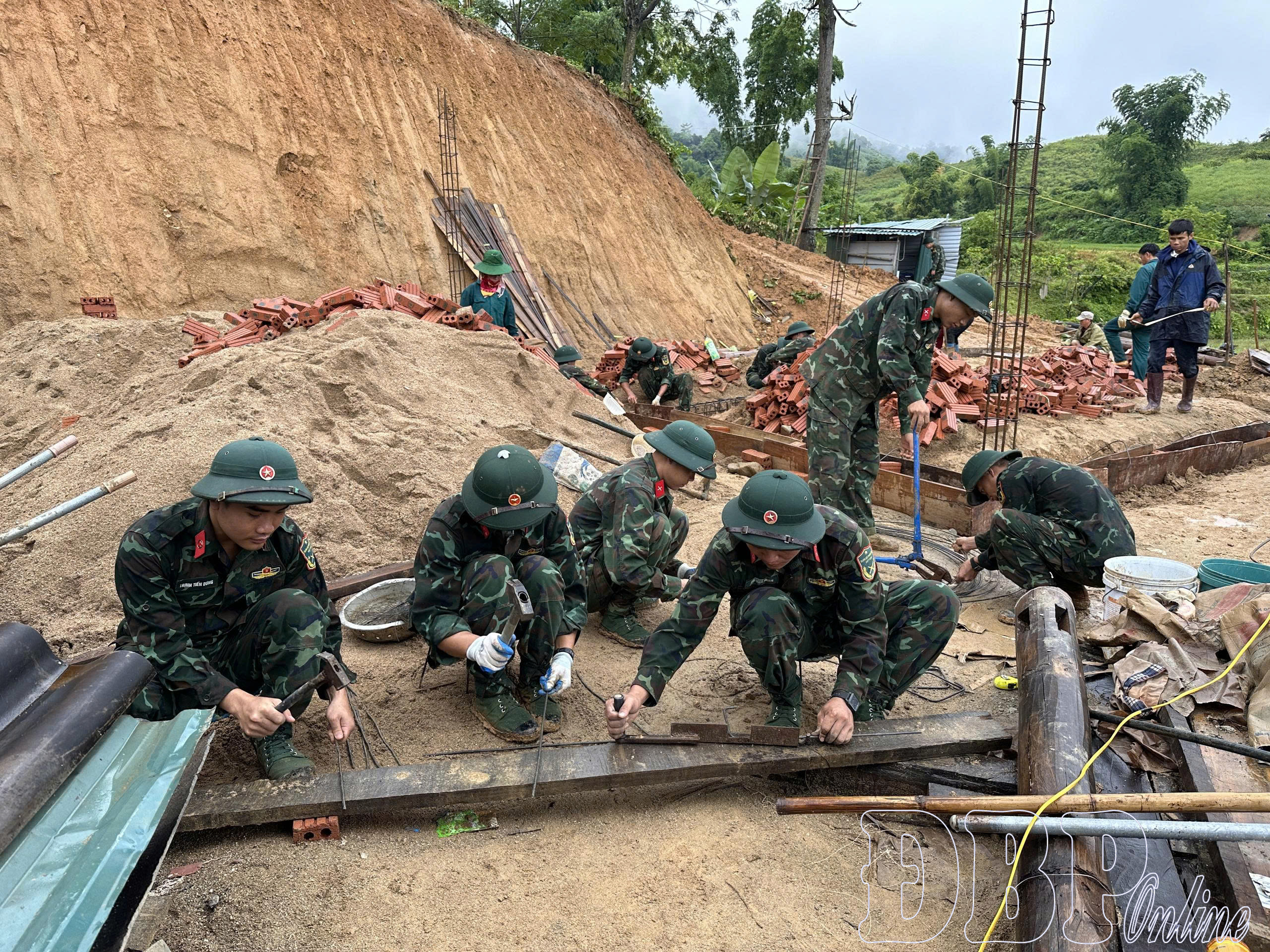 Xa Dung kiên trung vượt khó