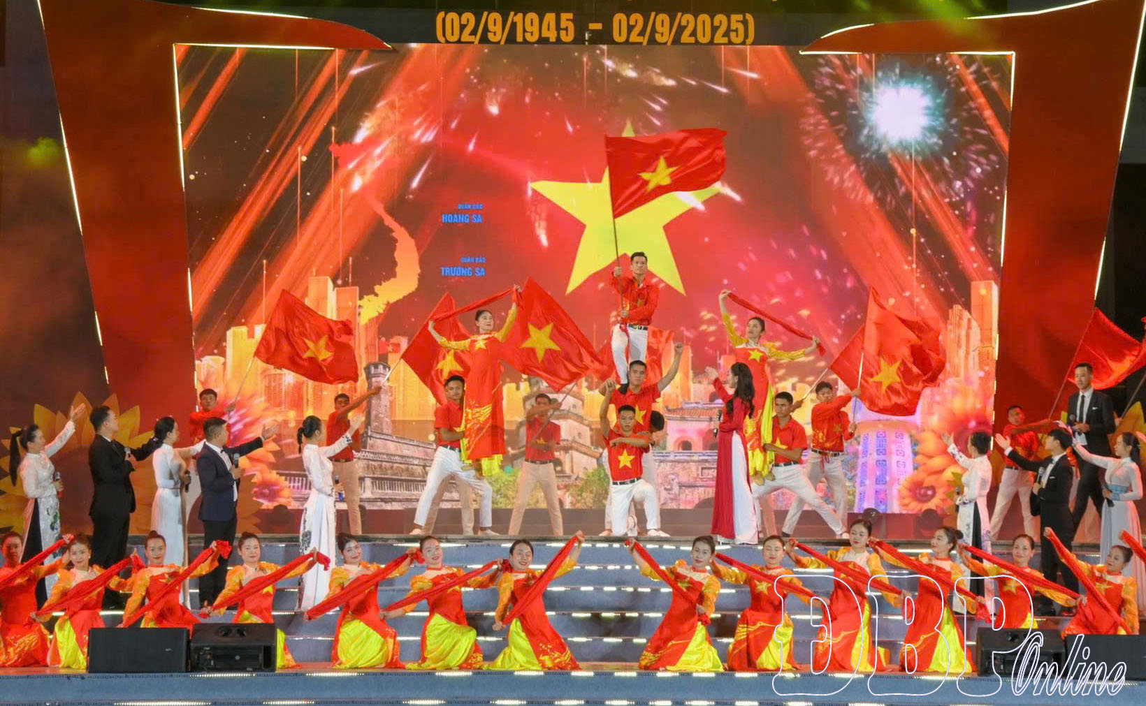 Đặc sắc chương trình nghệ thuật &quot;Vinh quang Việt Nam&quot;