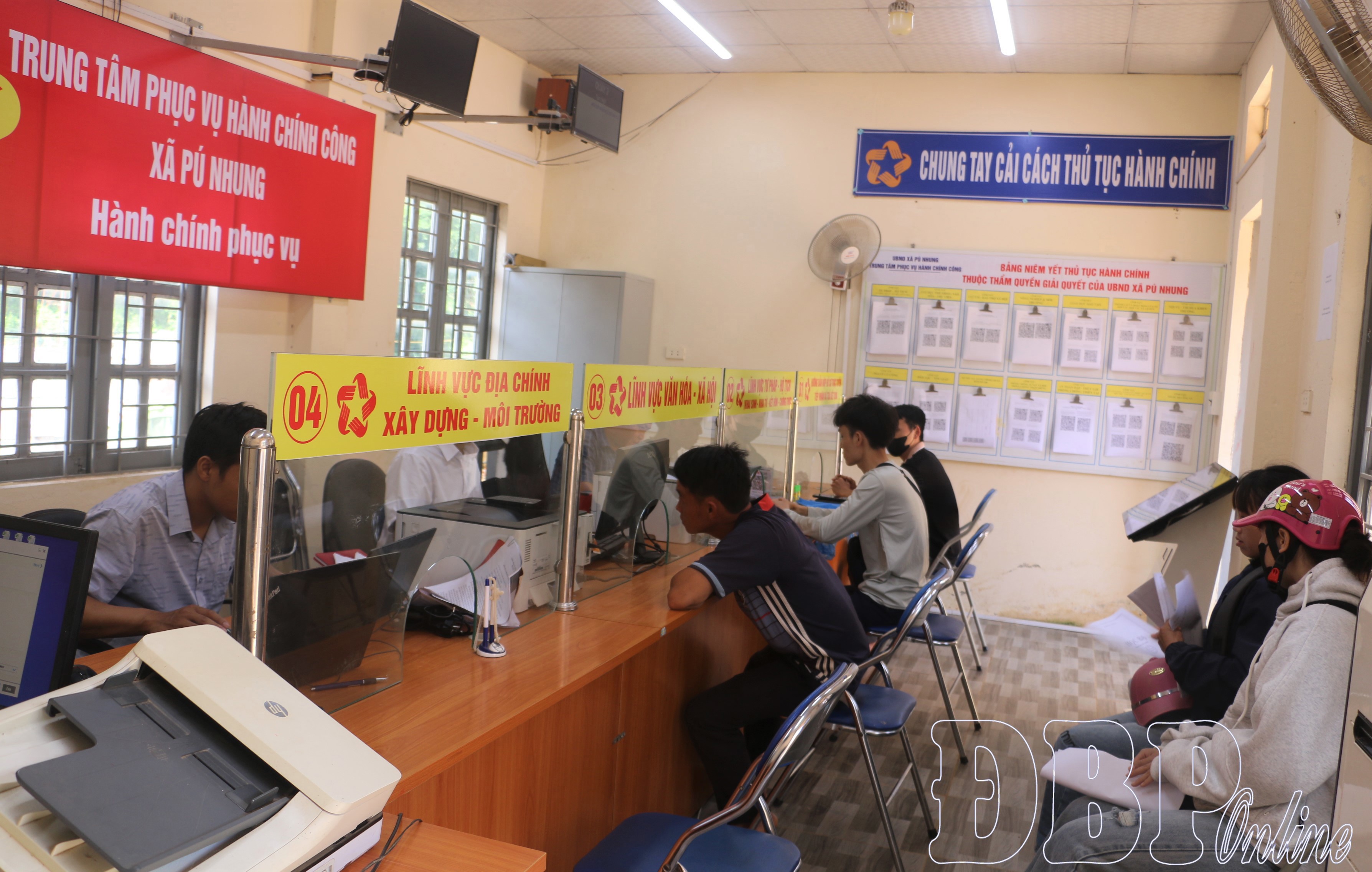 Giải quyết thủ tục hành chính cấp cơ sở còn vướng mắc