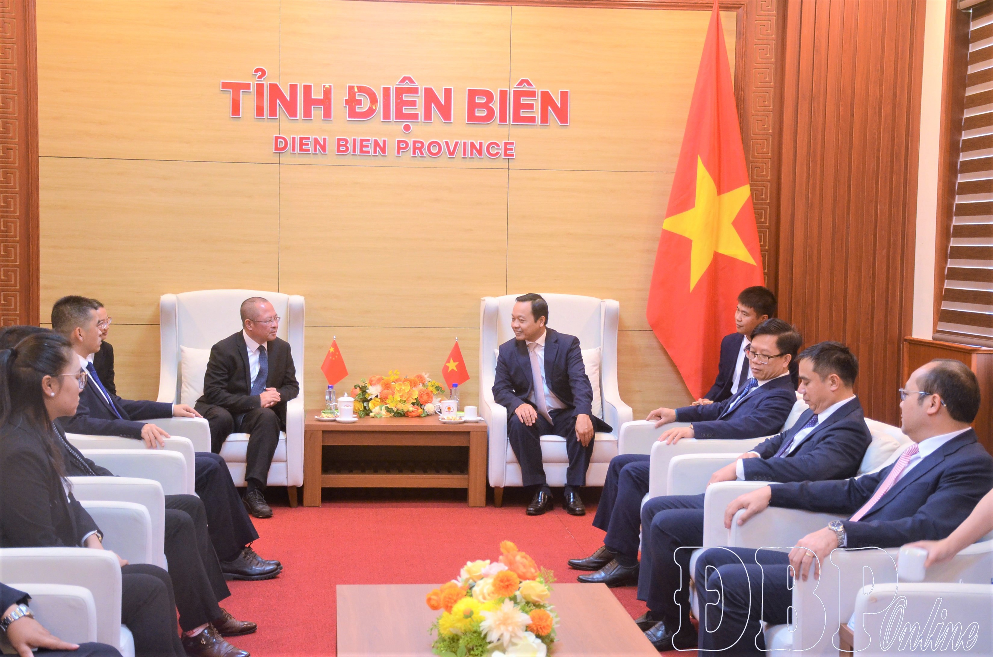 Bí thư Tỉnh ủy Trần Tiến Dũng tiếp xã giao đoàn đại biểu huyện Giang Thành và TP. Phổ Nhĩ, tỉnh Vân Nam, Trung Quốc.