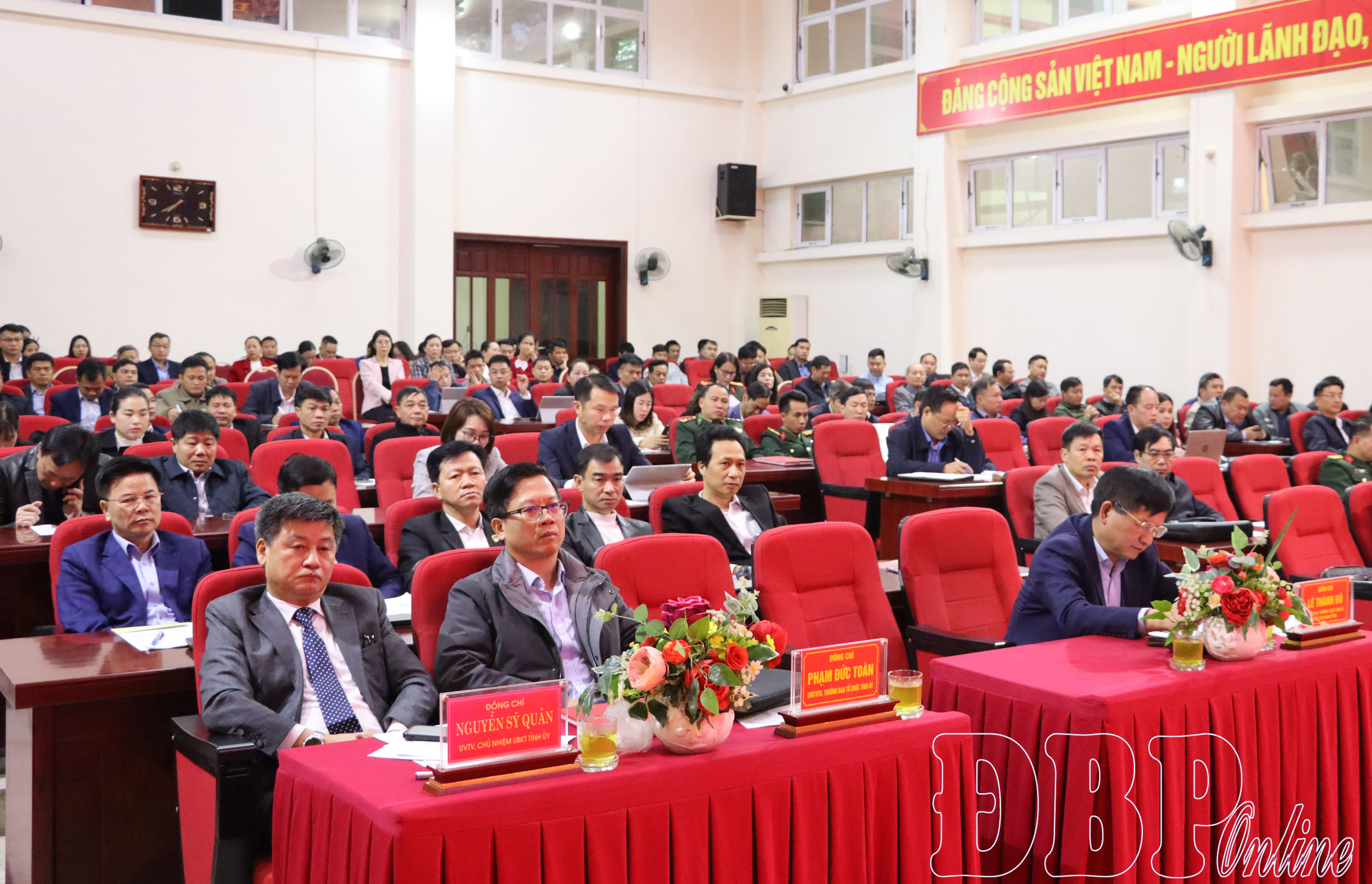 Đại biểu dự hội nghị tổng kết công tác tuyên giáo, dân vận năm 2025.